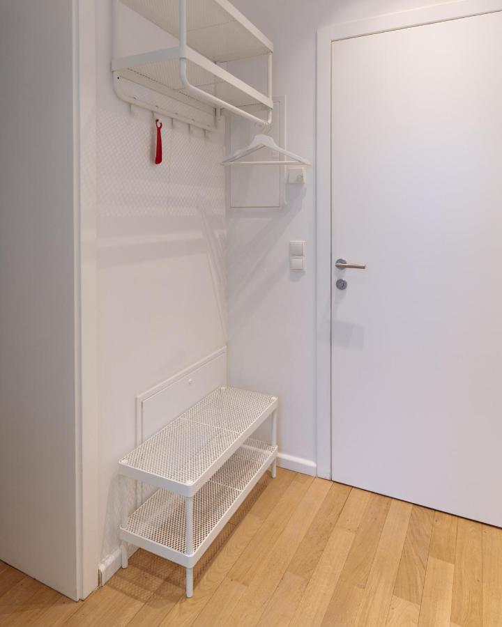 וינה Stylish & Modern Apartment - Private Garden & Free Parking מראה חיצוני תמונה