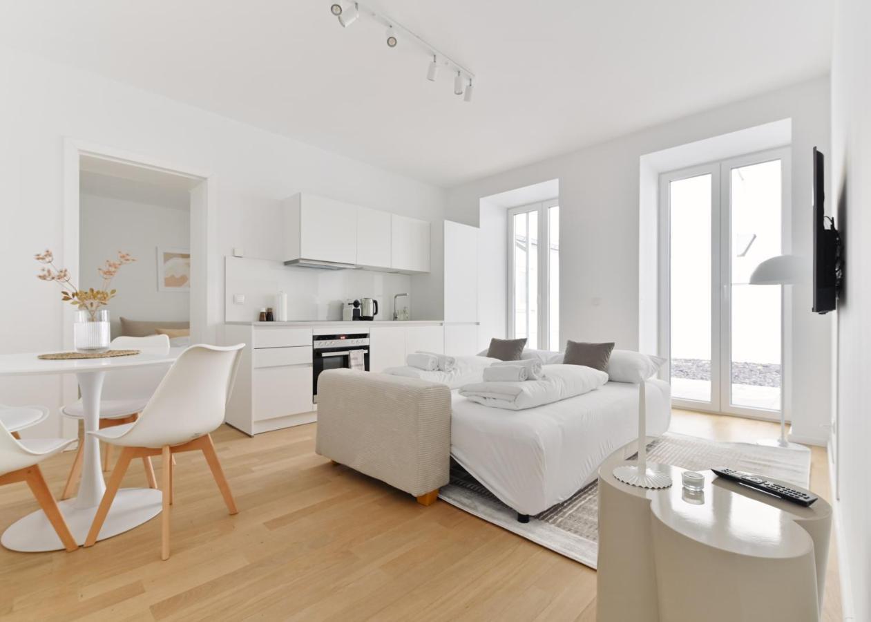 וינה Stylish & Modern Apartment - Private Garden & Free Parking מראה חיצוני תמונה