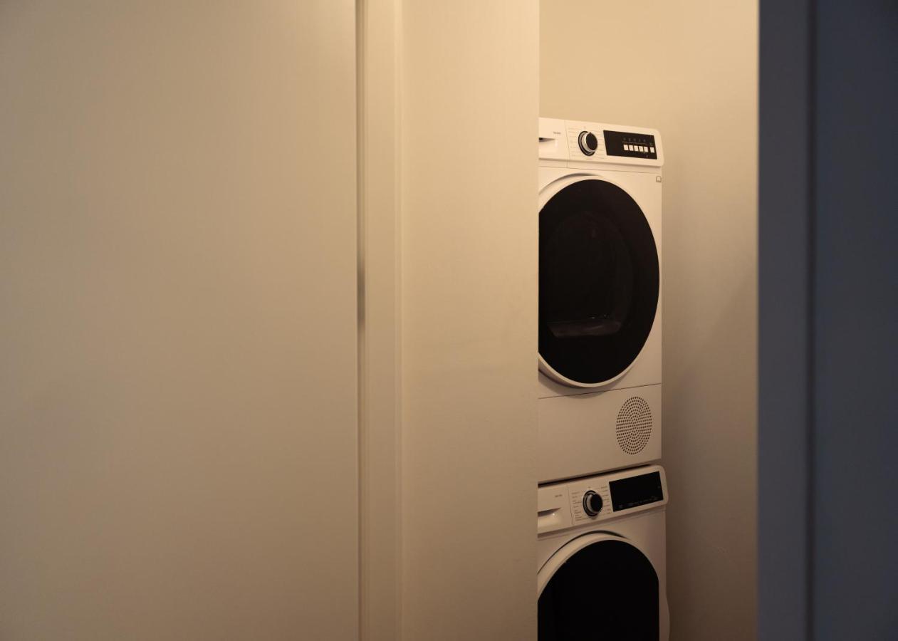 וינה Stylish & Modern Apartment - Private Garden & Free Parking מראה חיצוני תמונה