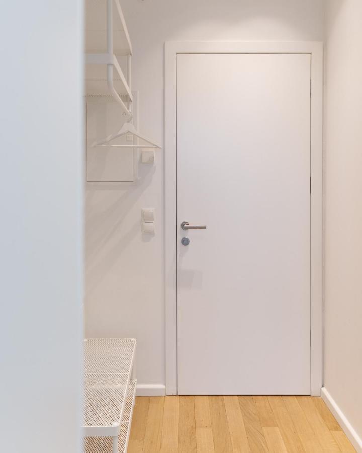 וינה Stylish & Modern Apartment - Private Garden & Free Parking מראה חיצוני תמונה
